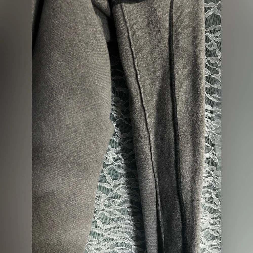 Eddie Bauer Men’s Gray Fitted Crewneck Sweater Size XL - Picture 2 of 6